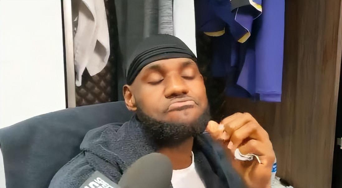 詹皇回归最大受害者！他上场的第1天，湖人12+18猛将就立刻被弃用